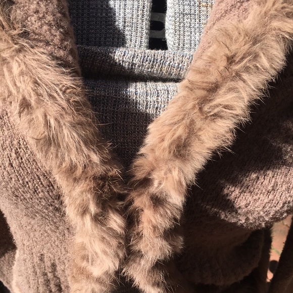 BEBE sweater - Picture 2 of 6